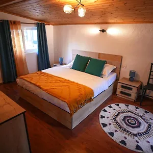 Grandpa House-attic App 4 Apartamento